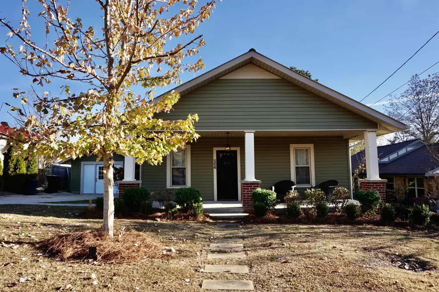 506 4th St, Cullman, AL 35055 - #3