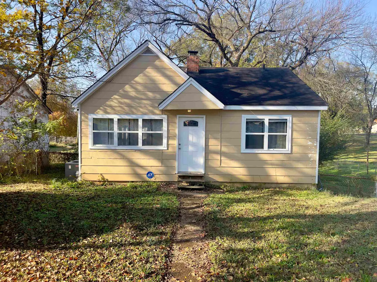 320 S Richards St, Florence, AL 35630 - Image #1