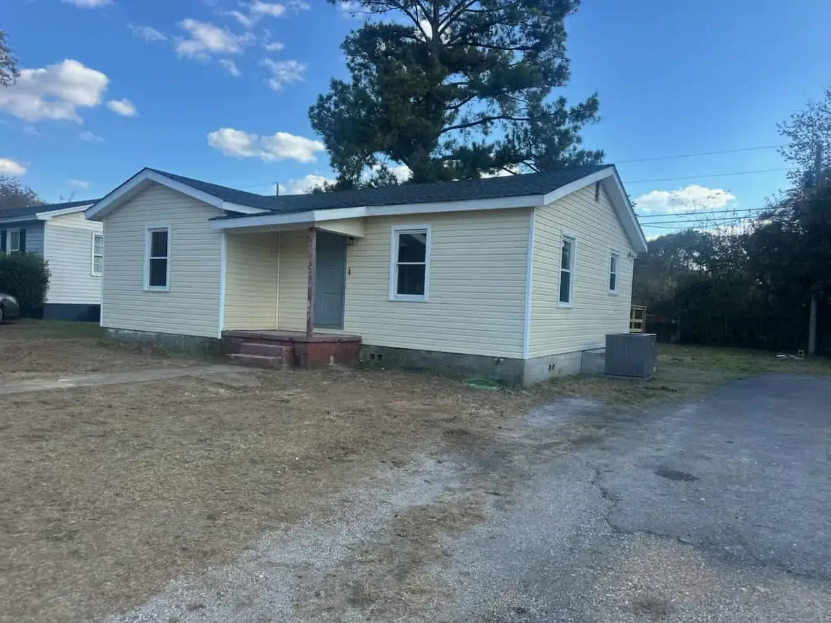 1110 Shirley Dr, Tuscumbia, AL 35674 - Image #1