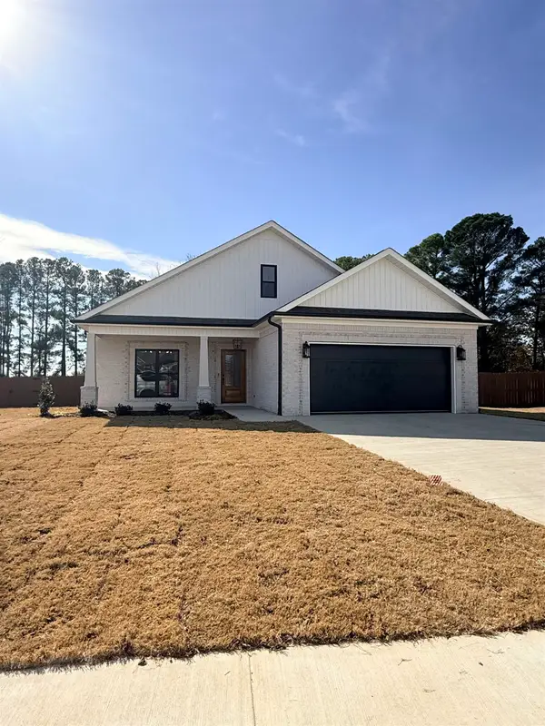 145 Silver Leaf Ln, Florence, AL 35633