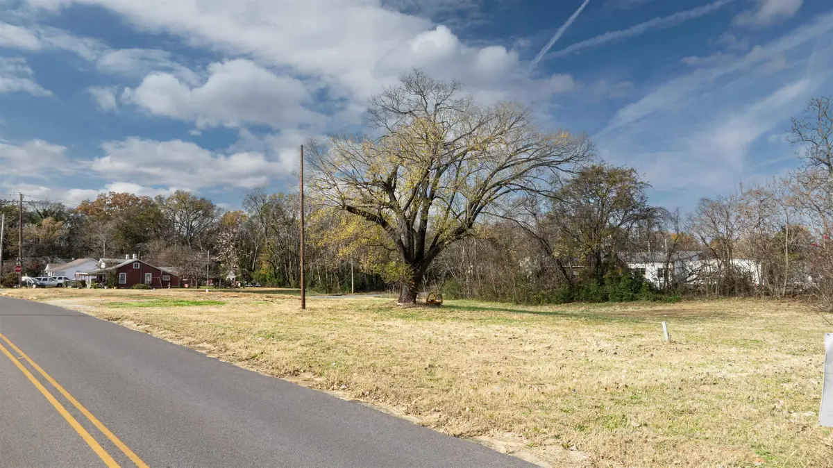 108 Hook St, Tuscumbia, AL 35674 - Image #1