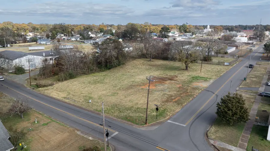 108 Hook St, Tuscumbia, AL 35674 - Image #3