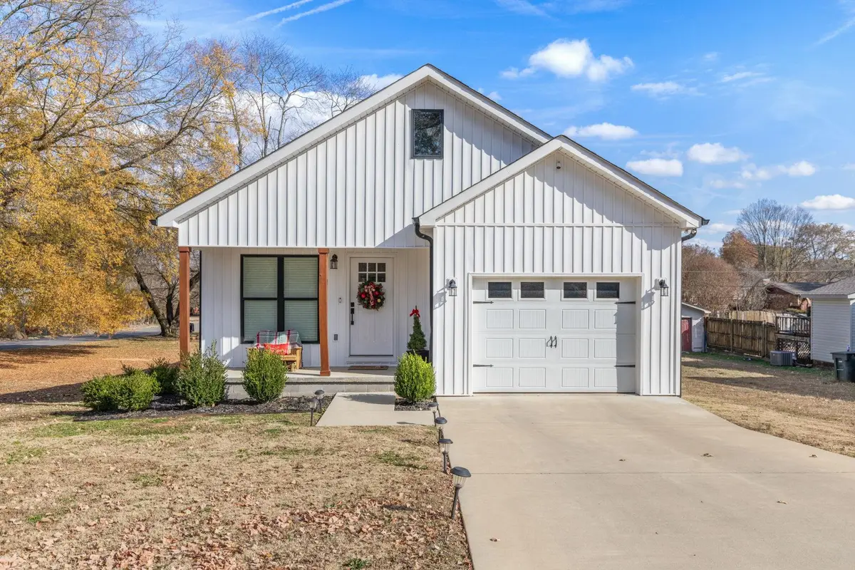 422 N Fulton St, Florence, AL 35630 - Image #1