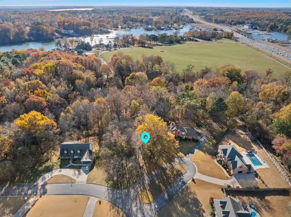 9196 Turtle Point Dr, Killen, AL 35645