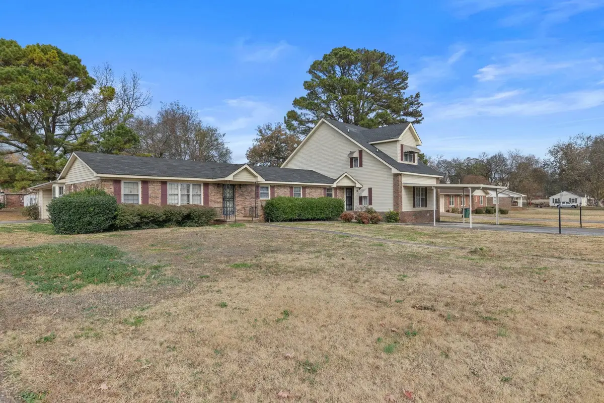 601 Trenholm Memorial Dr, Tuscumbia, AL 35674 - Image #1