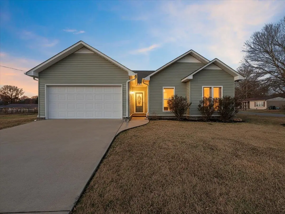 253 Greer Dr, Rogersville, AL 35652 - Image #1