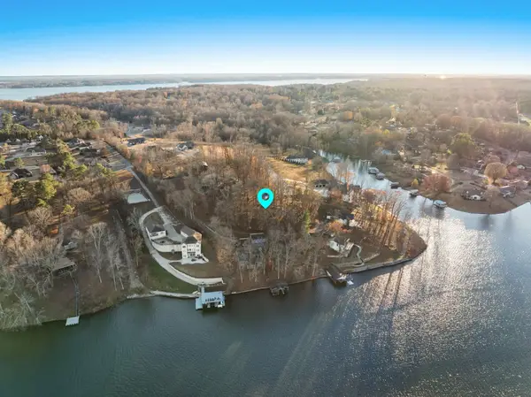 908 Bridgewater Dr, Florence, AL 35634