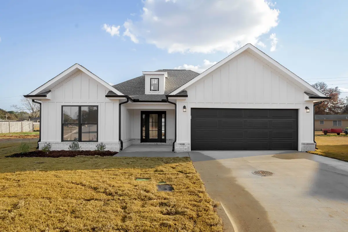 275 Knight Dr, Tuscumbia, AL 35674 - Image #1