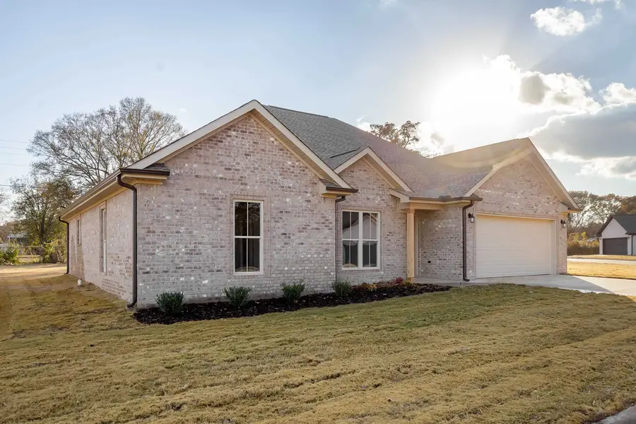 355 Knight Dr, Tuscumbia, AL 35674 - Image #2