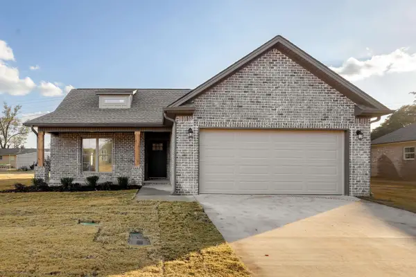 335 Knight Dr, Tuscumbia, AL 35674