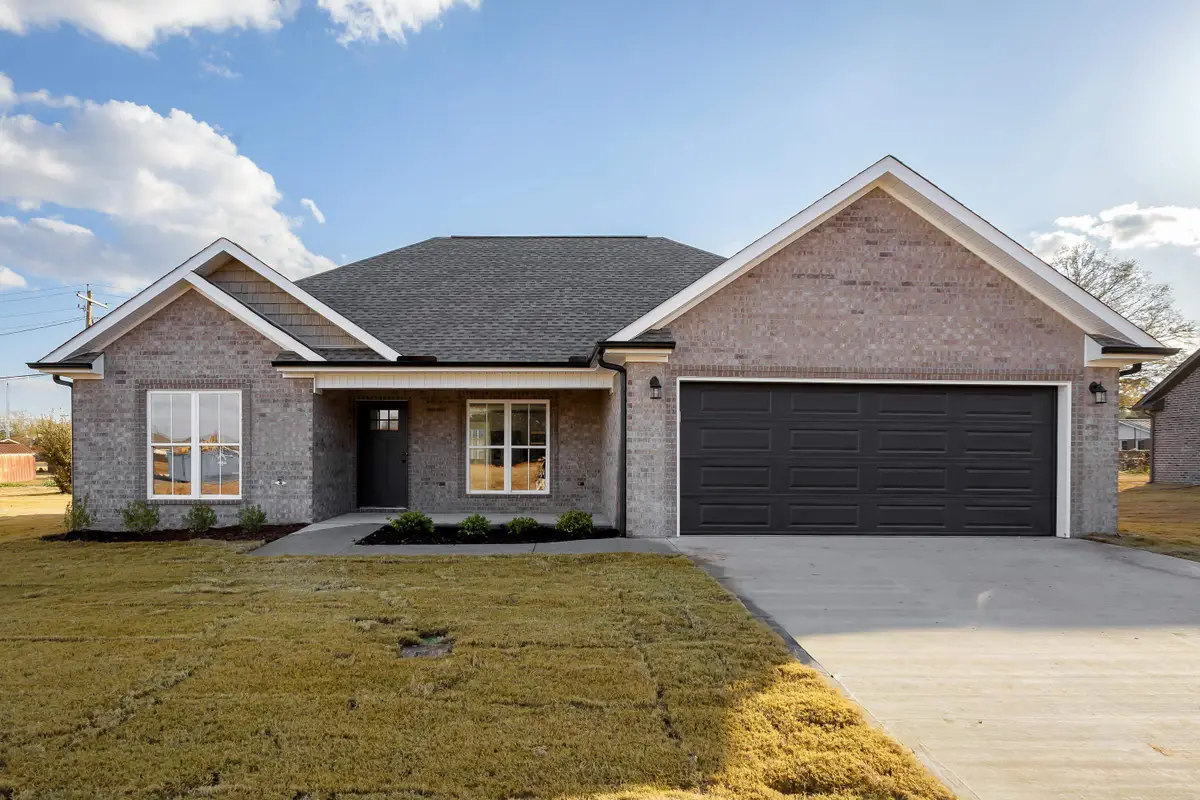 295 Knight Dr, Tuscumbia, AL 35674 - Image #1