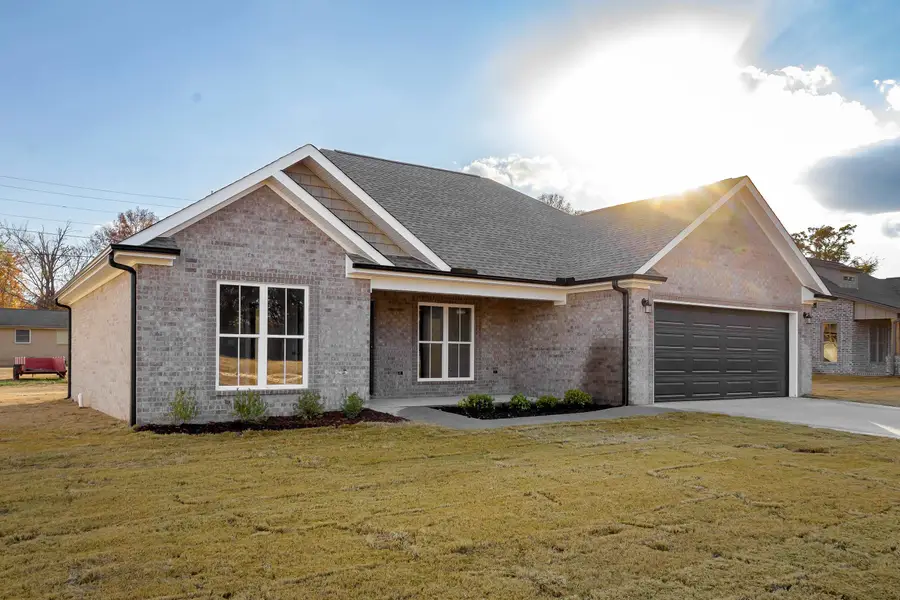 295 Knight Dr, Tuscumbia, AL 35674 - Image #2