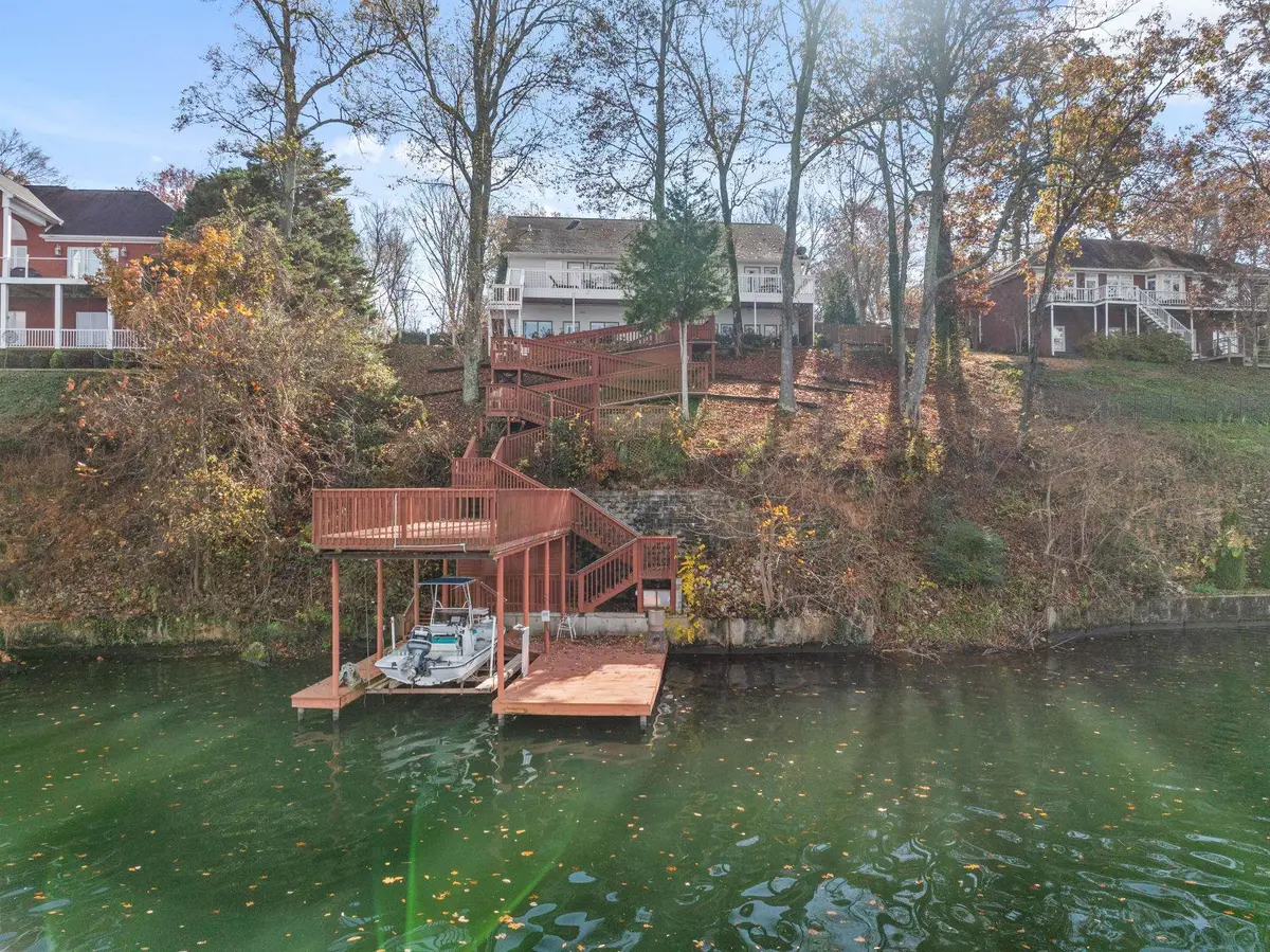 196 Beardsley Ct, Muscle Shoals, AL 35661 - Image #1