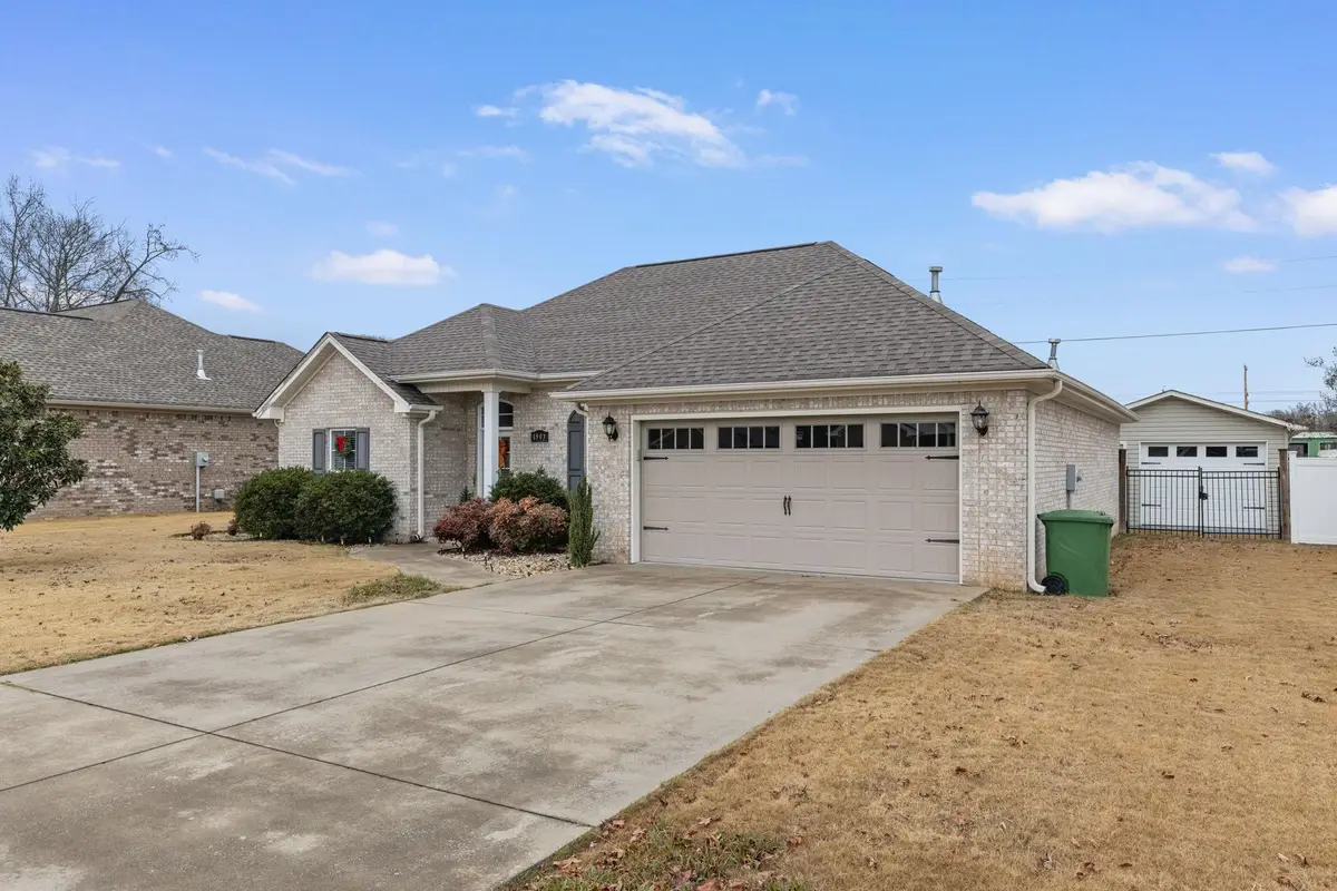 1903 Wildwood, Muscle Shoals, AL 35661 - Image #1