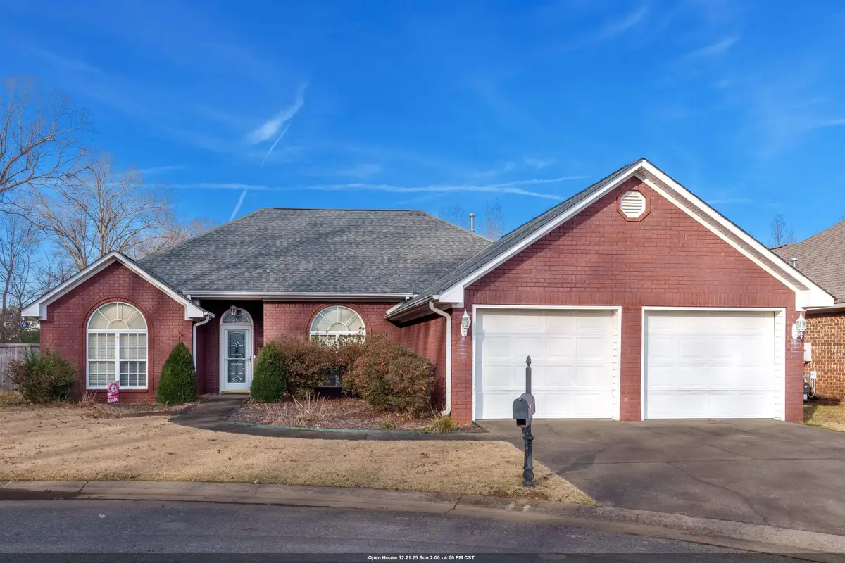322 Dunolly Ln, Florence, AL 35633 - Image #1