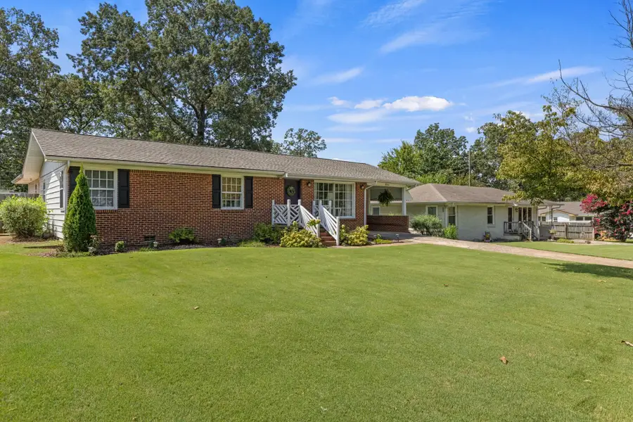 1644 Edgemont Dr, Florence, AL 35630 - Image #2