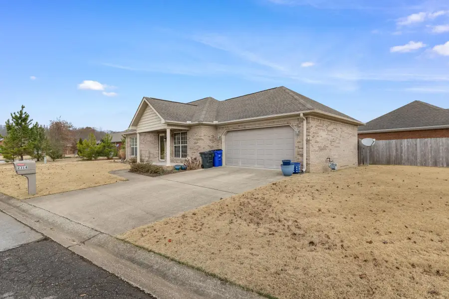 2314 Parc Pl, Florence, AL 35630 - #3
