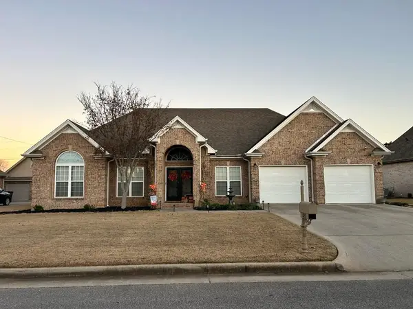 135 Wynchase Dr, Muscle Shoals, AL 35661