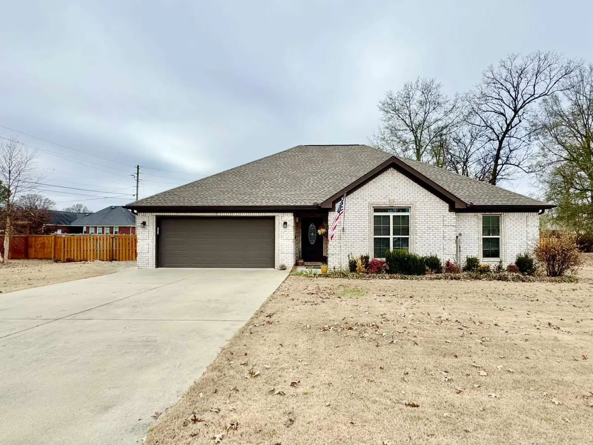 701 Hickory Ave, Muscle Shoals, AL 35661 - Image #1