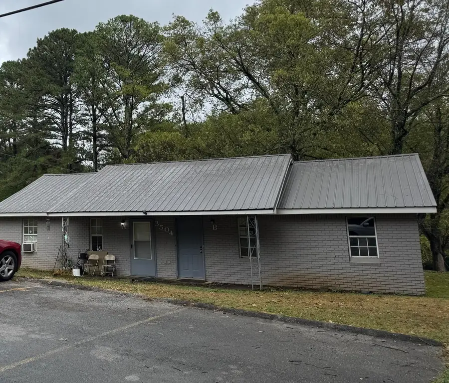 409 S Orleans St, Florence, AL 35630 - #3