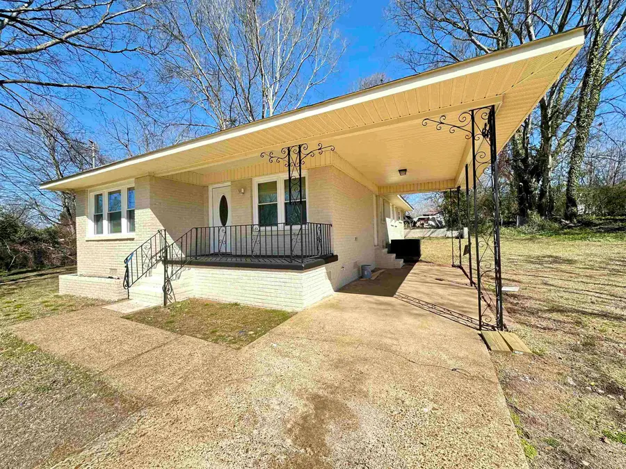 149 Fayette St, Florence, AL 35630 - #2