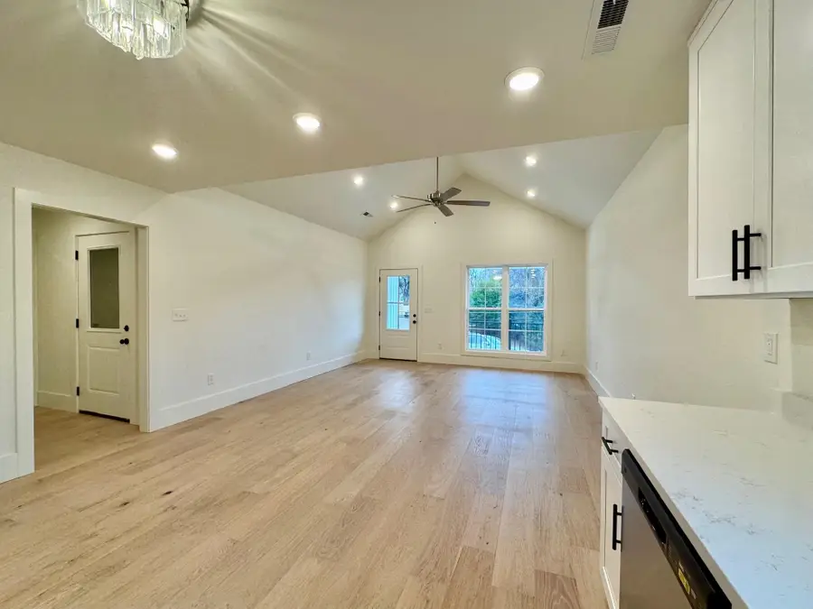 810 E Tuscaloosa St, Florence, AL 35630 - #3