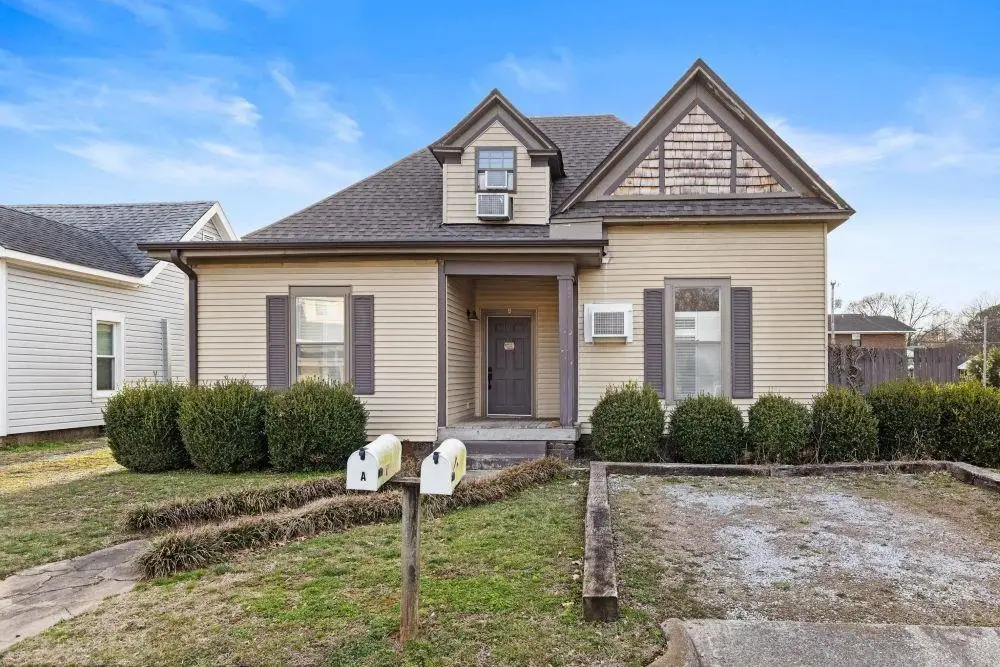 821 Prospect St, Florence, AL 35630 - #1