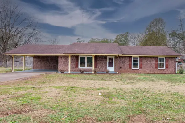 1410 Windsor Dr, Tuscumbia, AL 35674