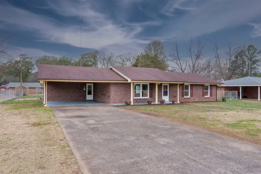 1410 Windsor Dr, Tuscumbia, AL 35674 - Image #2