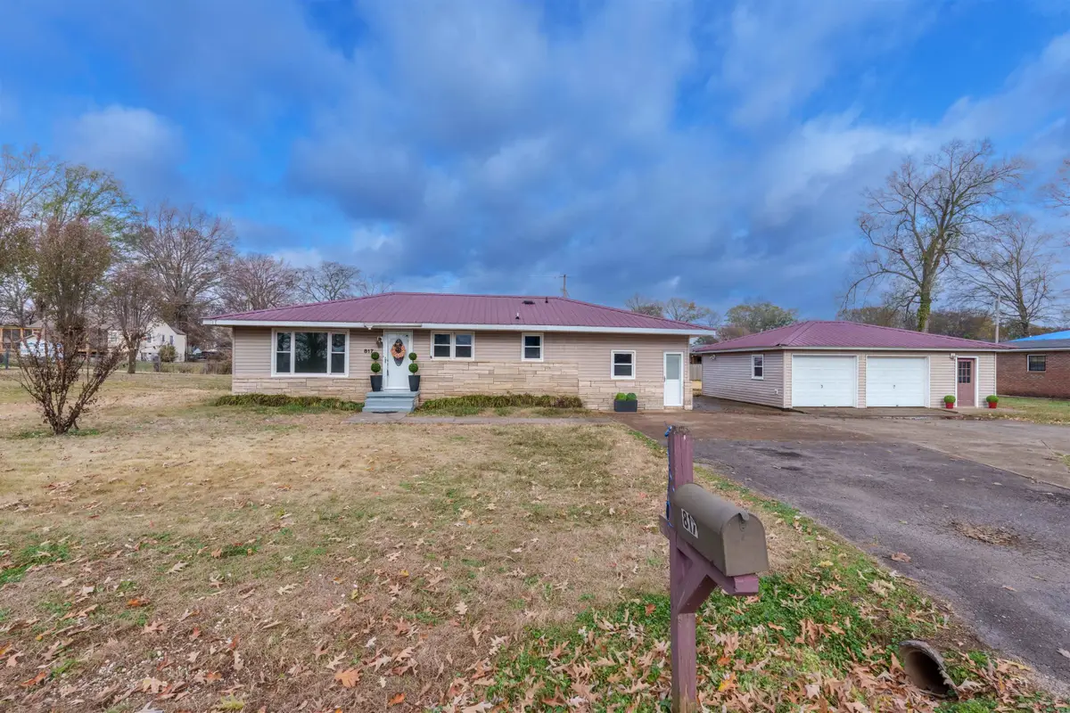 817 Grand Ave, Muscle Shoals, AL 35661 - Image #1