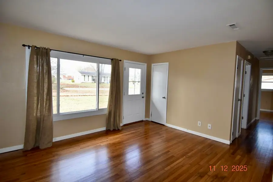 303 Glendale Ave, Muscle Shoals, AL 35661 - Image #2