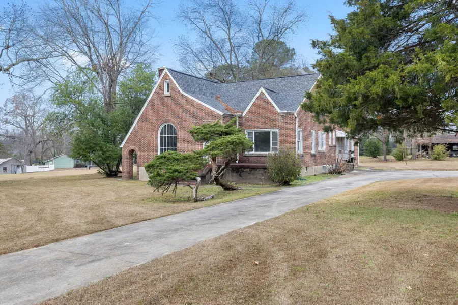 611 Clark St, Cullman, AL 35055 - #2