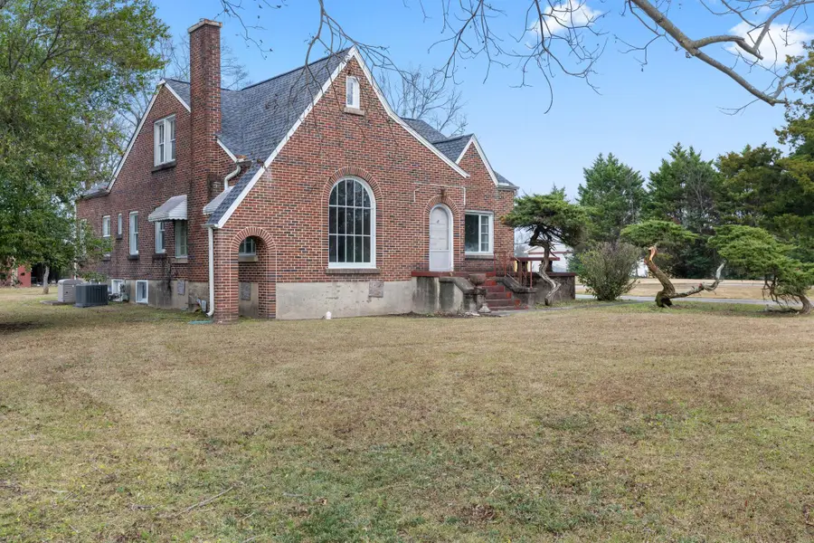 611 Clark St, Cullman, AL 35055 - #3