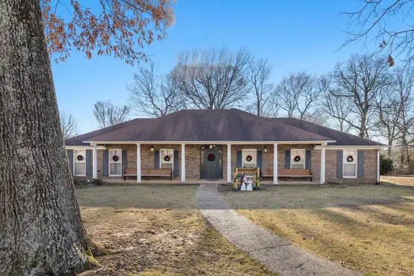 1907 N Beechwood Dr, Florence, AL 35630