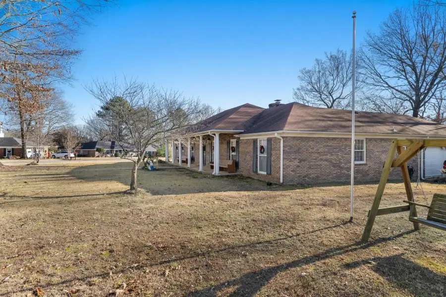 1907 N Beechwood Dr, Florence, AL 35630 - Image #3