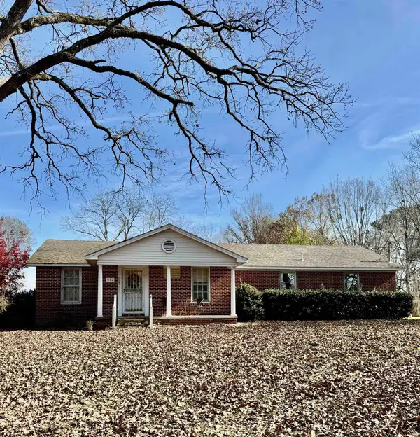 412 5th St, Red Bay, AL 35582