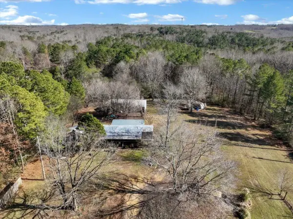 203 Co Rd 1083, Vinemont, AL 35179