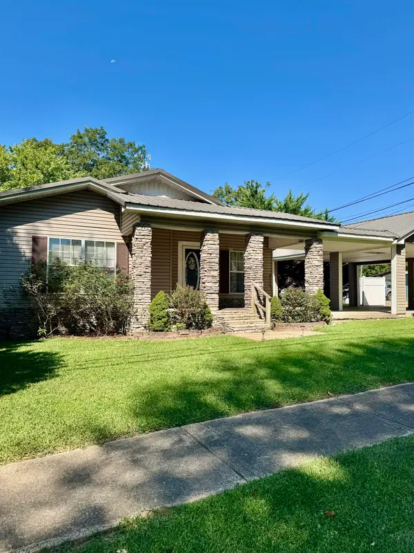 905 SE 4th St, Red Bay, AL 35582