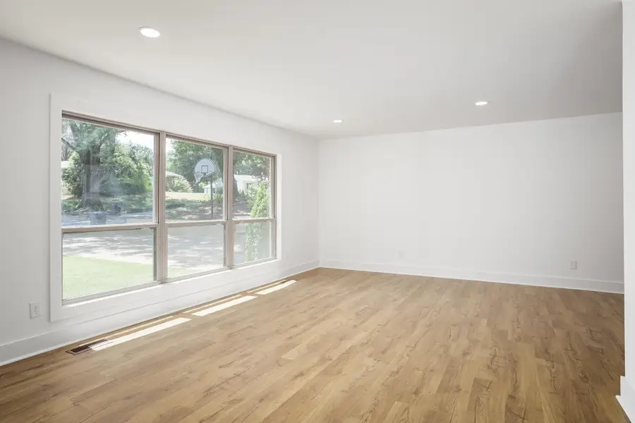 1134 Sorrento Rd, Florence, AL 35630 - #3