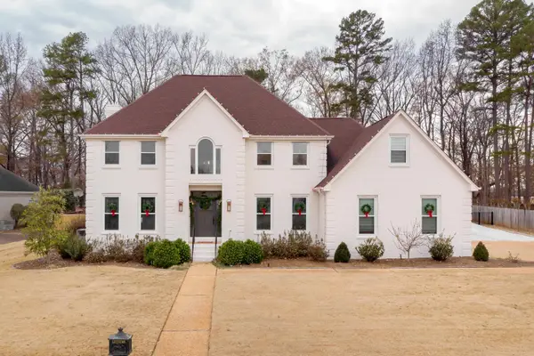 405 Laurel Oak Dr, Muscle Shoals, AL 35661