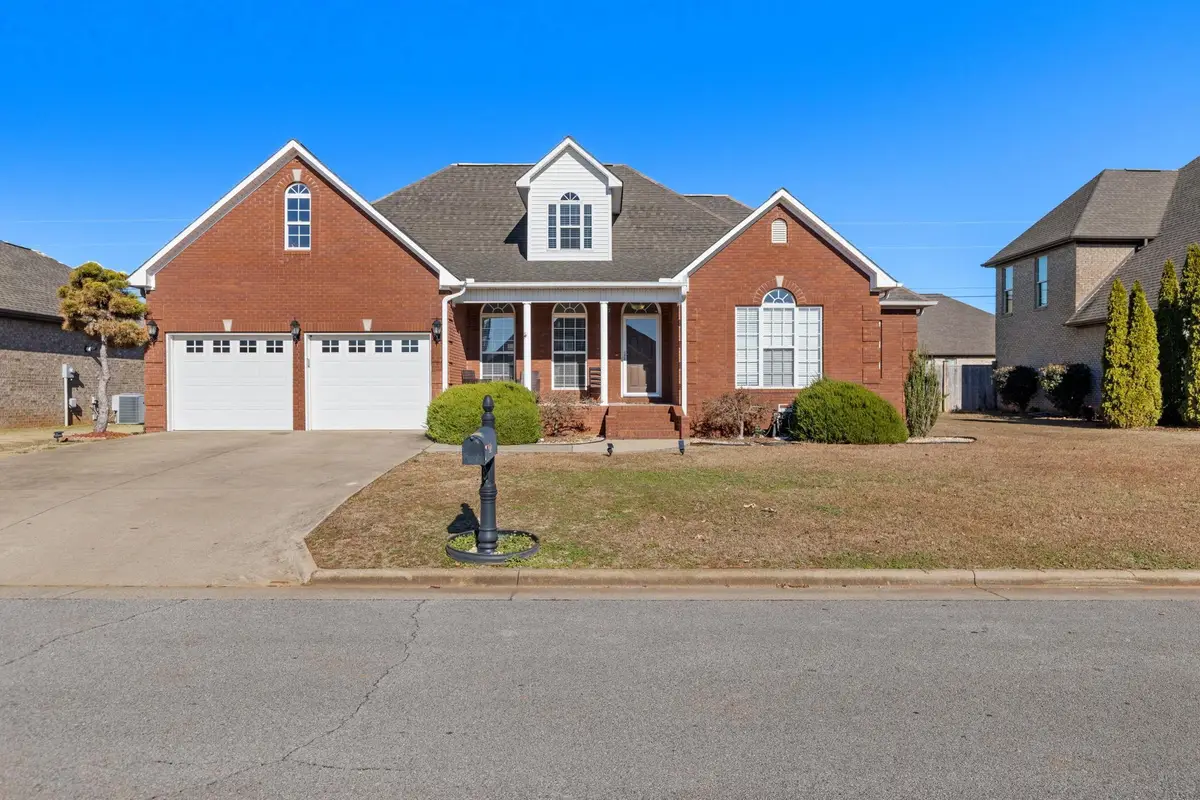 112 Aidan Ln, Muscle Shoals, AL 35661 - #1