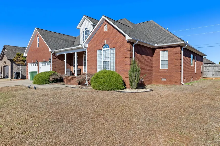 112 Aidan Ln, Muscle Shoals, AL 35661 - #2