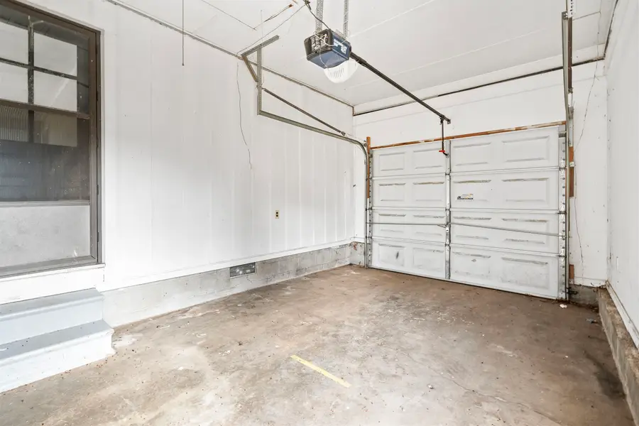 302 Glendale Ave, Muscle Shoals, AL 35661 - #2