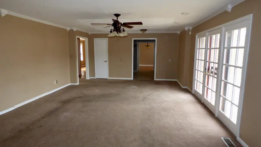 815 White St, Russellville, AL 35653 - #3