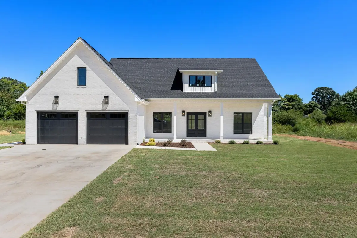 101 Oakview Cir, Killen, AL 35645 - #1