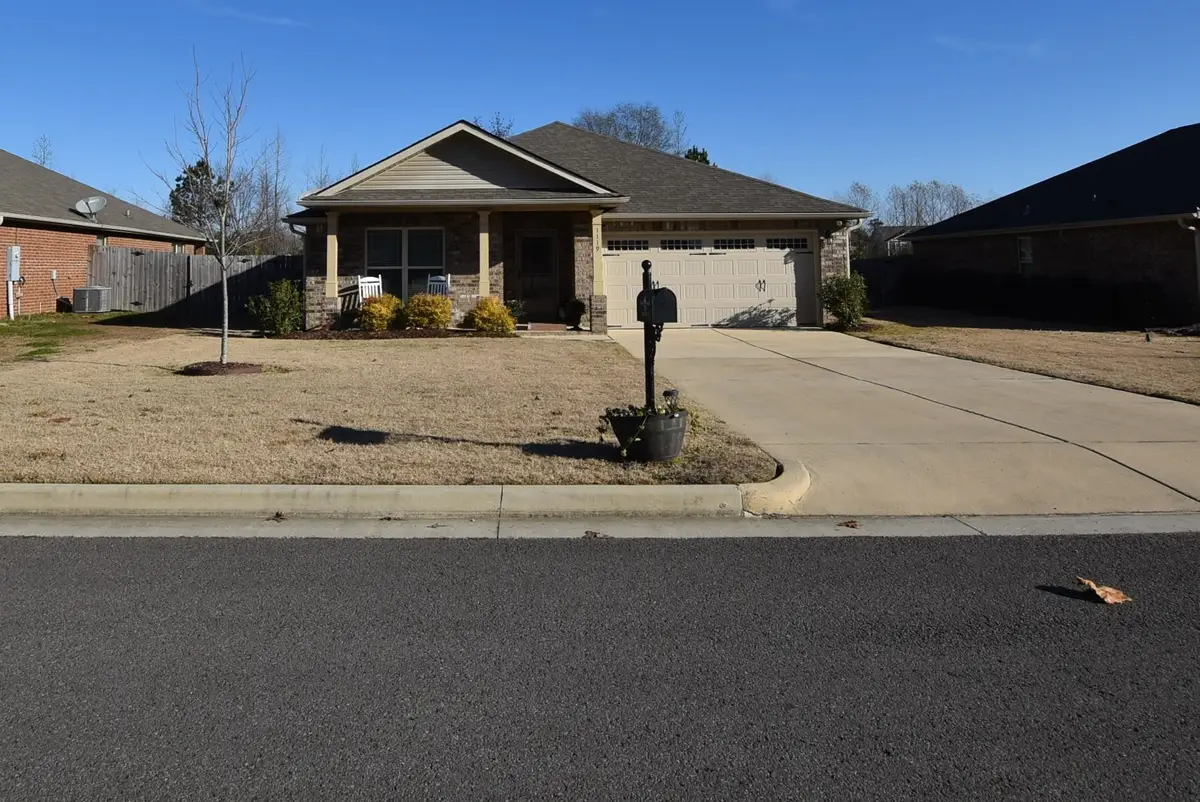 1119 Colonial Dr, Cullman, AL 35055 - Image #1