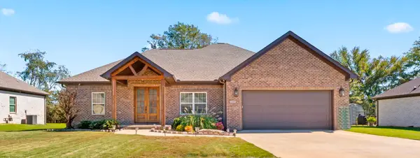 1207 W Glendora Ave, Tuscumbia, AL 35674