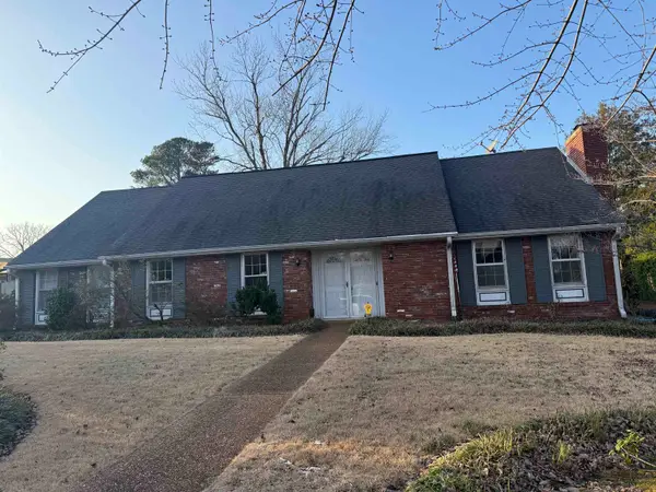 1855 Ford St, Florence, AL 35630