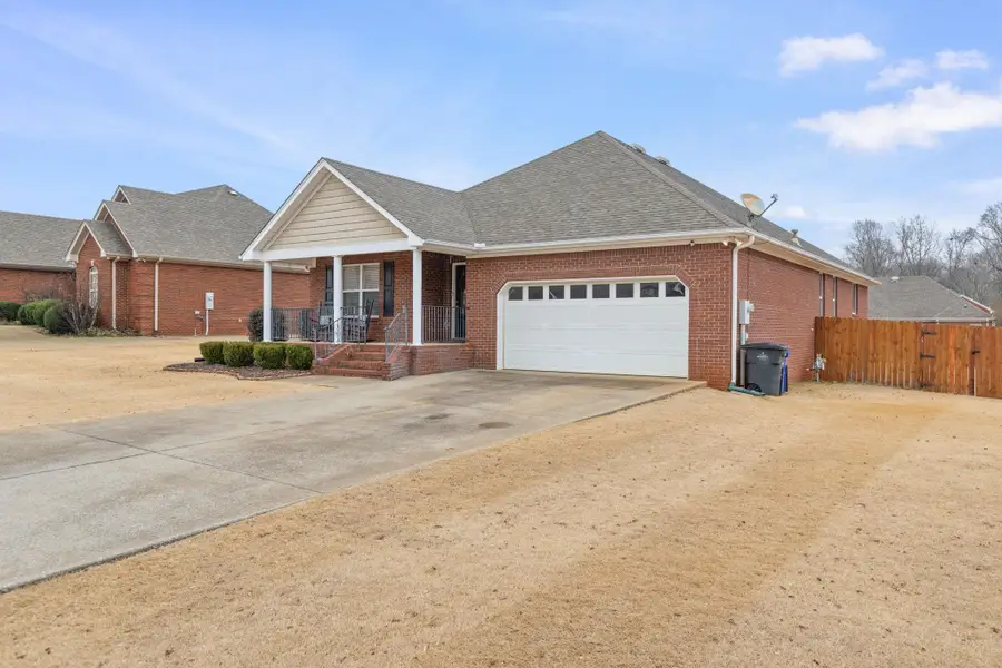 109 Wheaton Ct, Florence, AL 35633 - Image #2