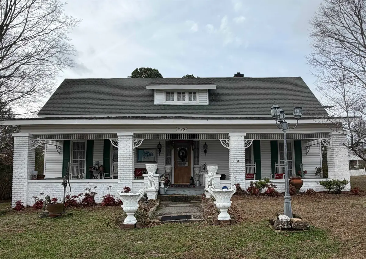 225 Main St, Cherokee, AL 35616 - Image #1